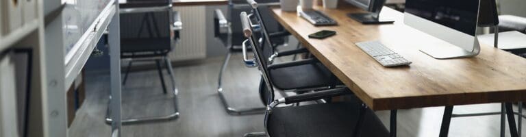An office decorated with pre-owned Knoll office furniture.